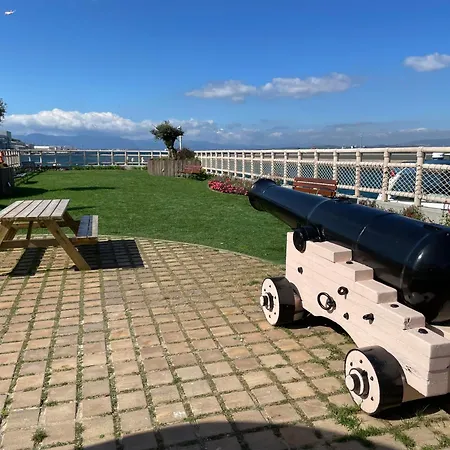 Deluxe Marina View Seafront