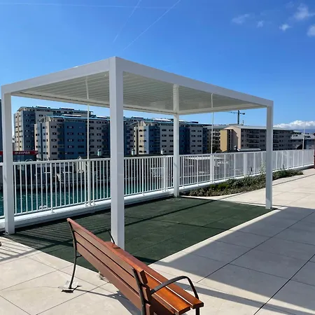 Apartment Deluxe Marina View Seafront *