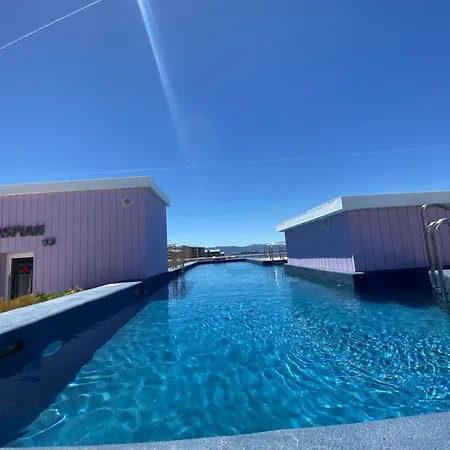 Deluxe Marina View Seafront Apartment