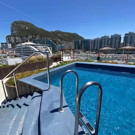 Apartment Deluxe Marina View Seafront
