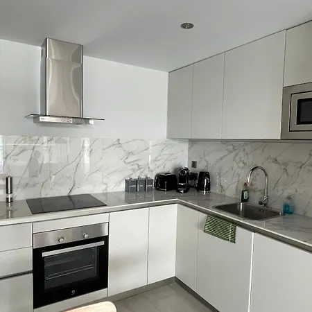 Apartment Deluxe Marina View Seafront *